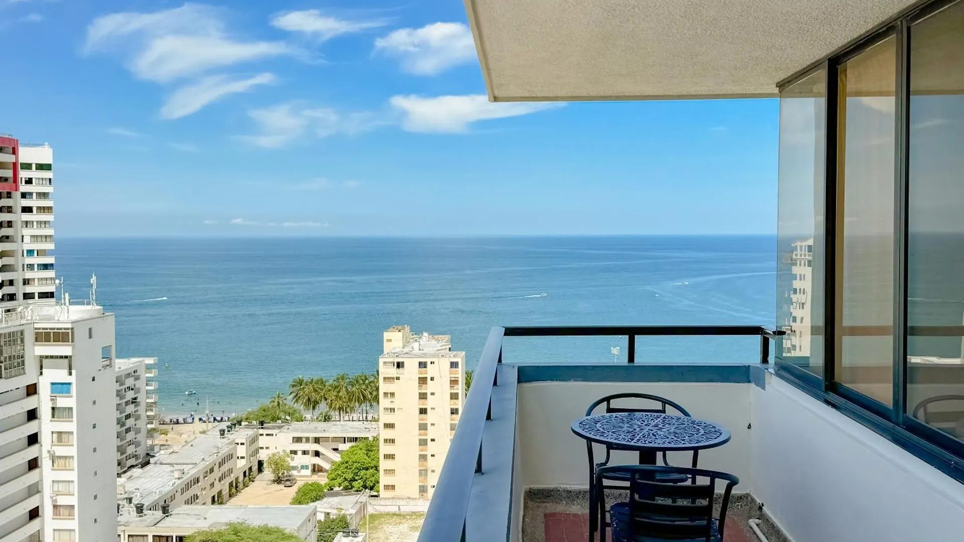 Apartamentos internacional Rodadero con piscina - Bedviajes Santa Marta